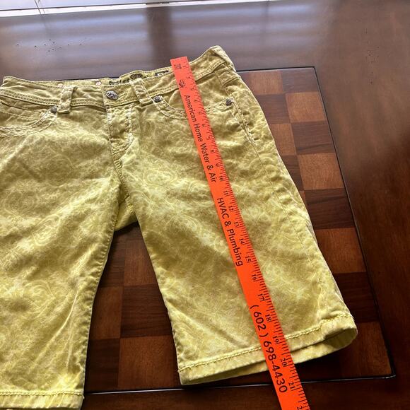 Miss Me Cargo Bermuda Shorts Yellow Size 28 CP4021m3 Like New - Picture 11 of 13